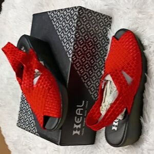 New Heal Paige Women's Vibrant Red Woven Wedges Size 9